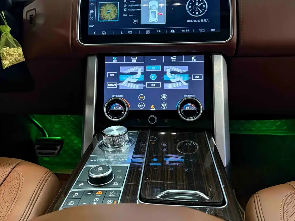 Land Rover Range Rover — миниатюра 20