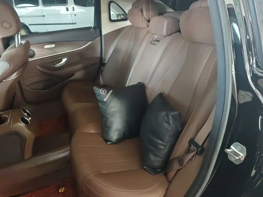 Mercedes-Benz E-Class — миниатюра 15