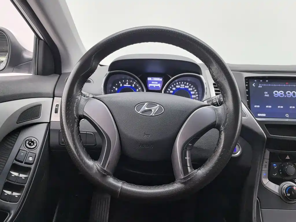 Hyundai Elantra Langdong — миниатюра 11