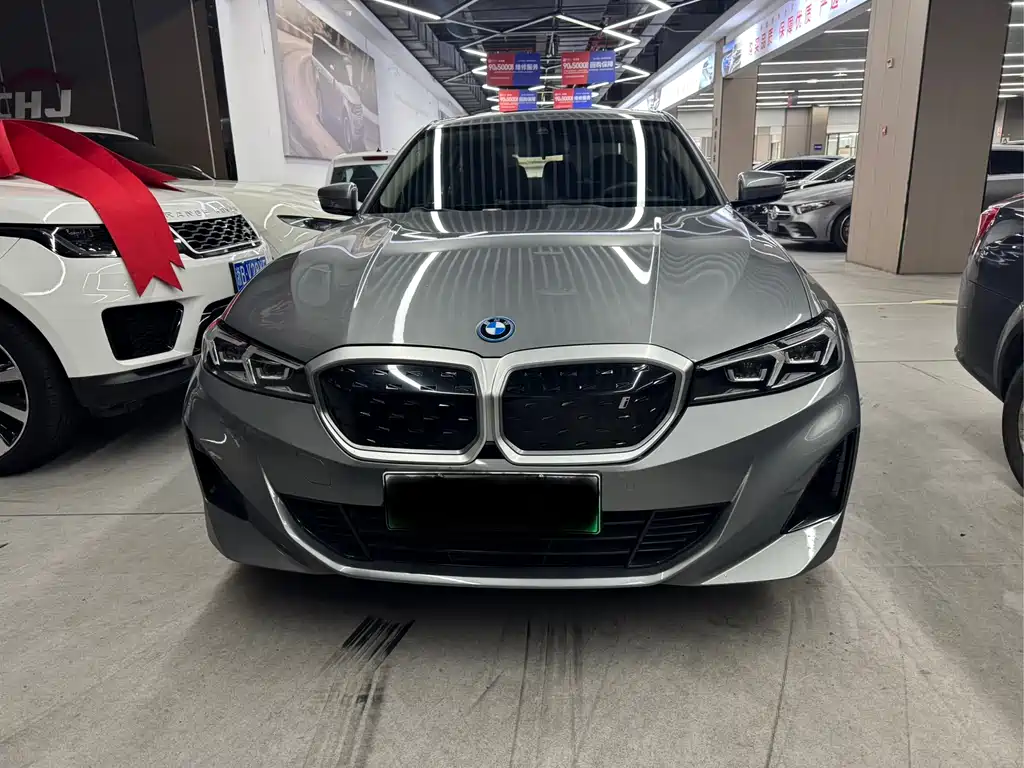 BMW i3 2022 eDrive 35 L