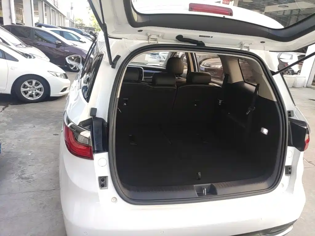 BYD MAX — миниатюра 19