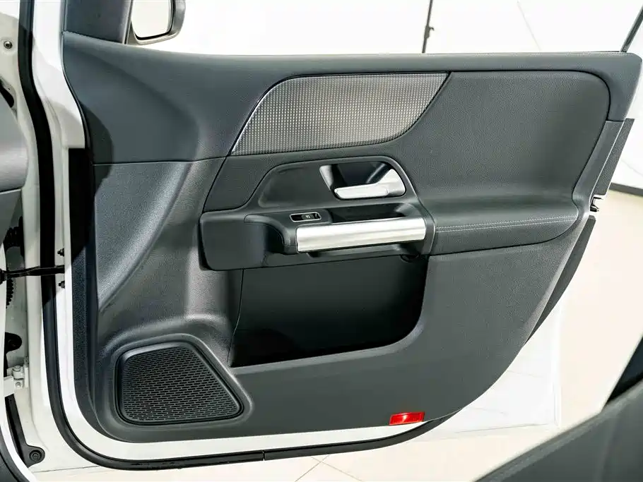 Mercedes-Benz B-Class — миниатюра 15
