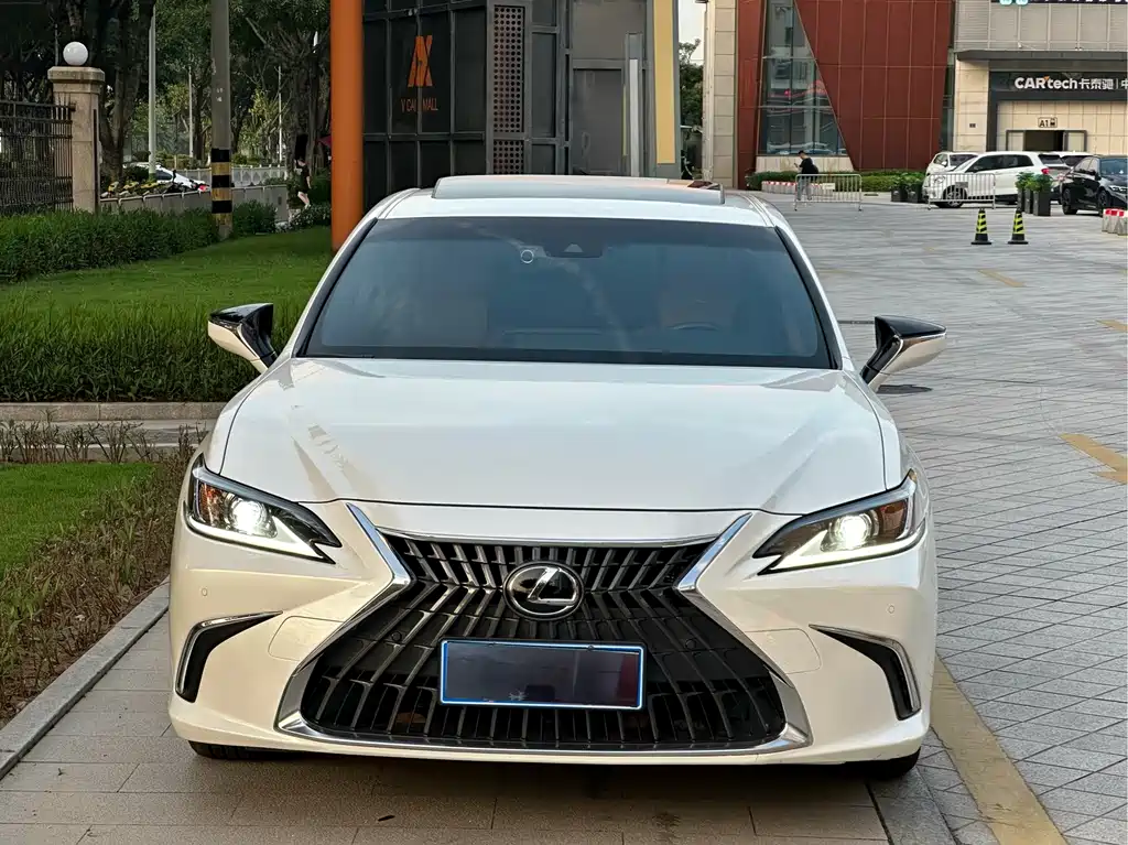 Lexus ES — миниатюра 2
