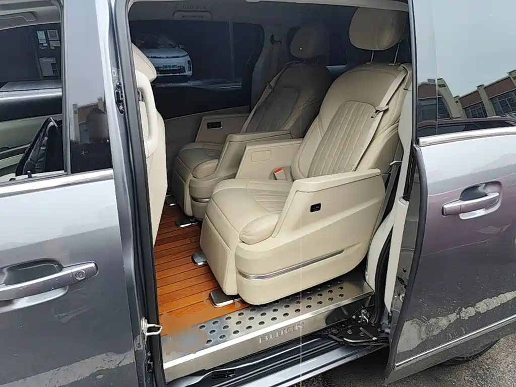 Buick GL8 — миниатюра 17