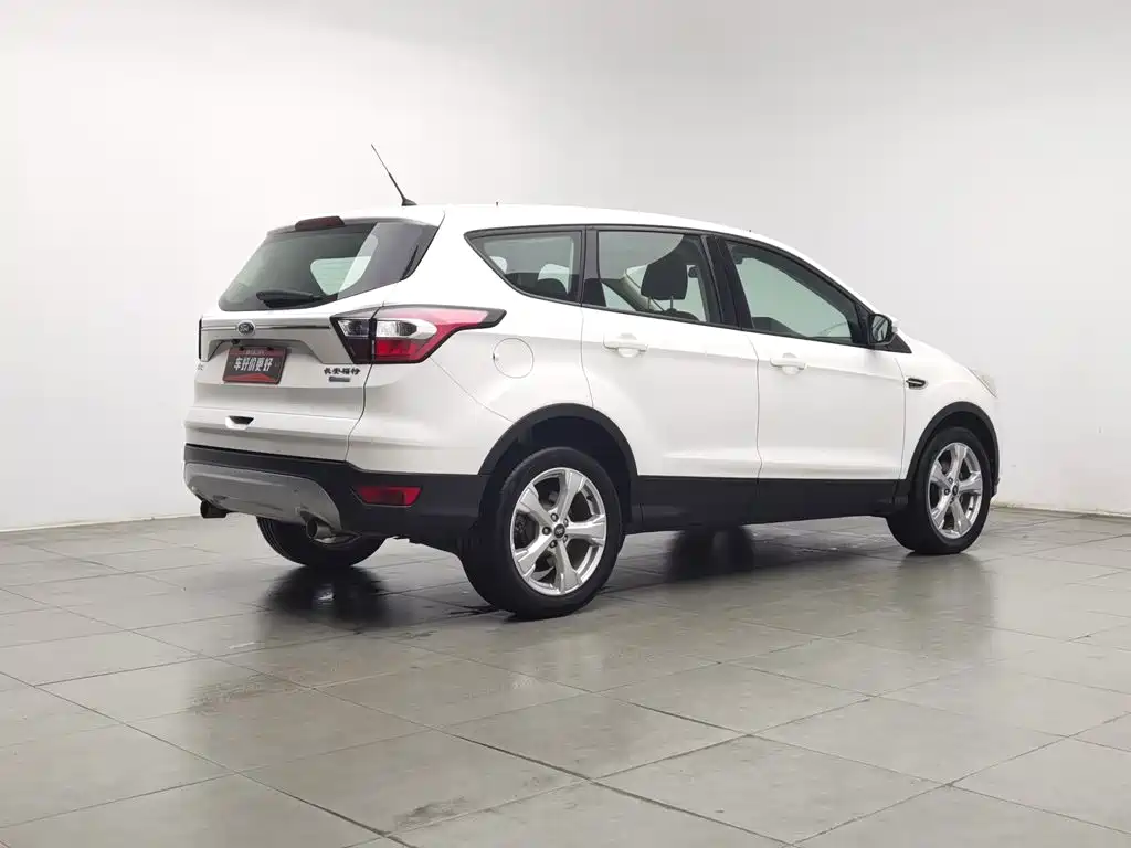 Ford Kuga — миниатюра 2