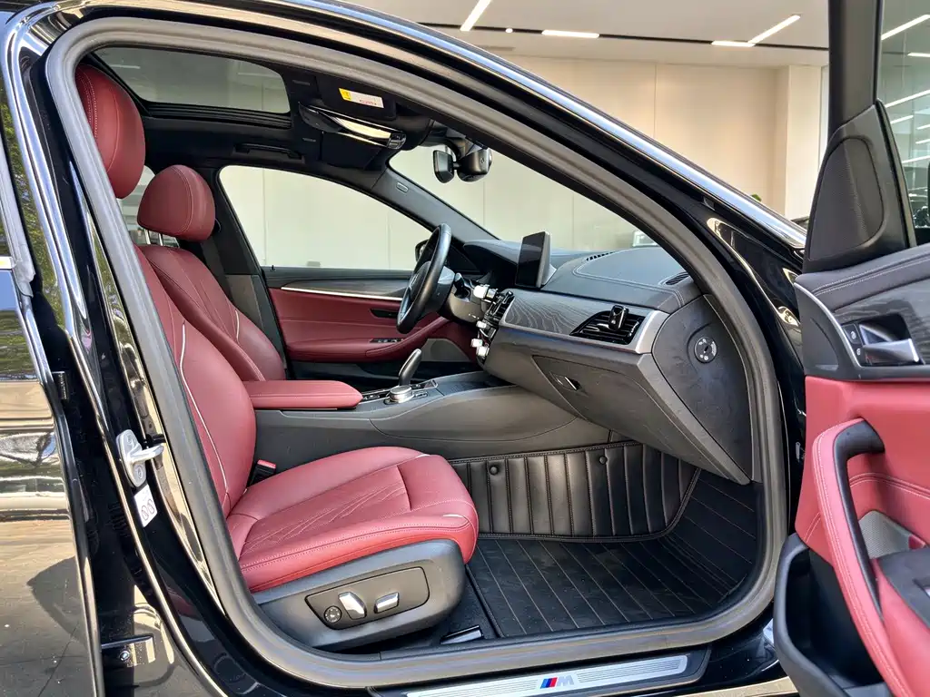 BMW 5 Series New Energy — миниатюра 11
