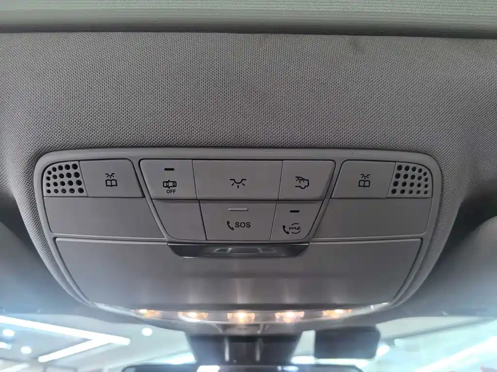 Mercedes-Benz E-Class — миниатюра 13