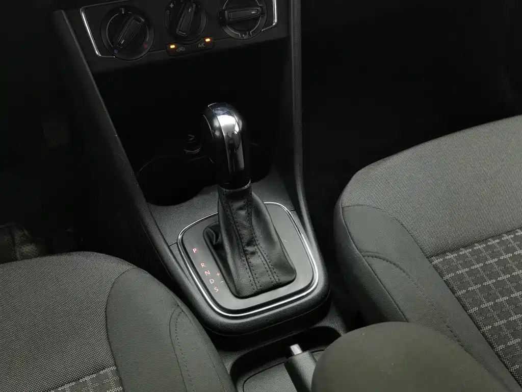 Volkswagen Polo — миниатюра 13
