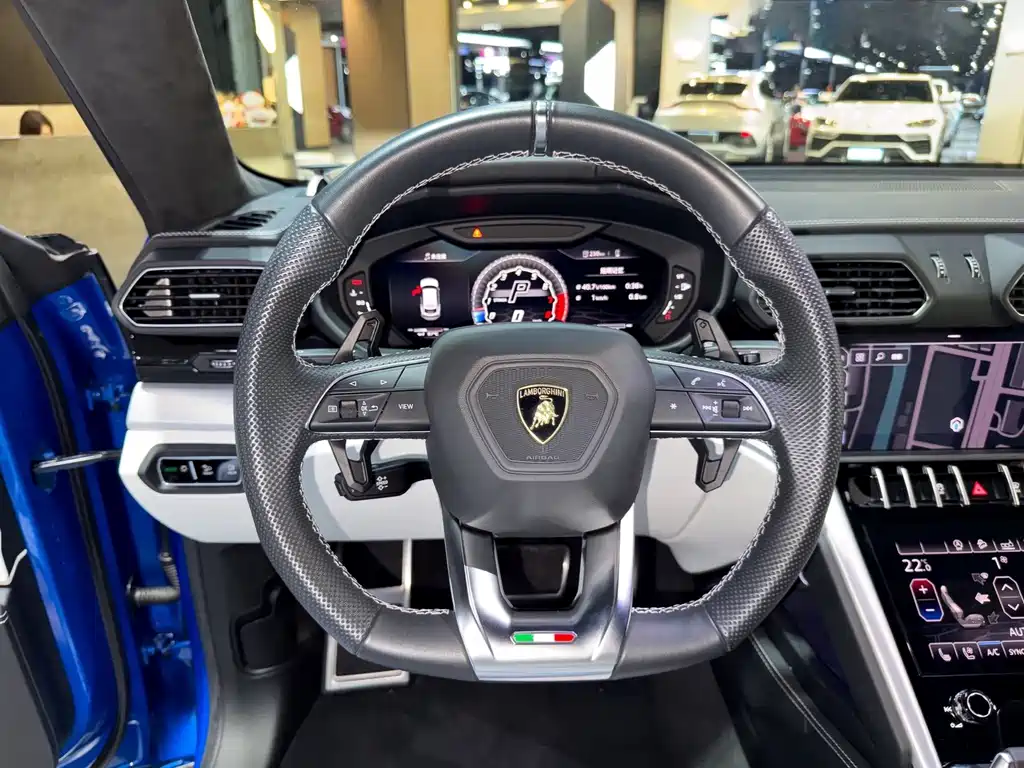 Lamborghini Urus — миниатюра 7
