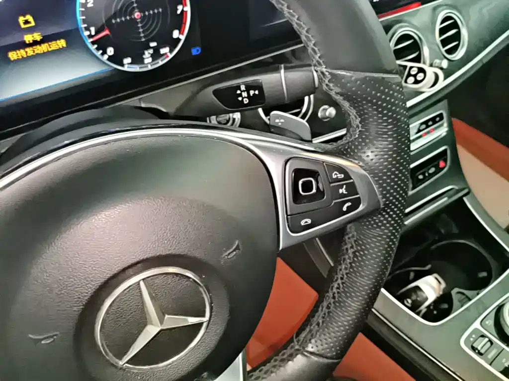 Mercedes-Benz E-Class — миниатюра 14