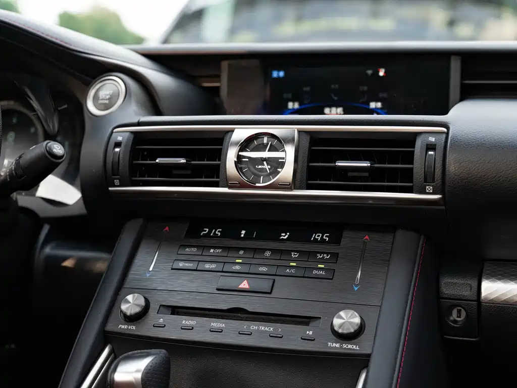 Lexus IS — миниатюра 16