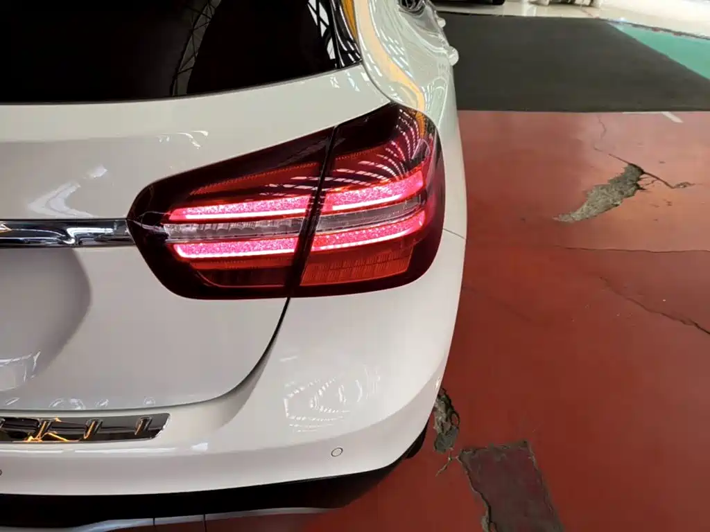 Mercedes-Benz GLA — миниатюра 8