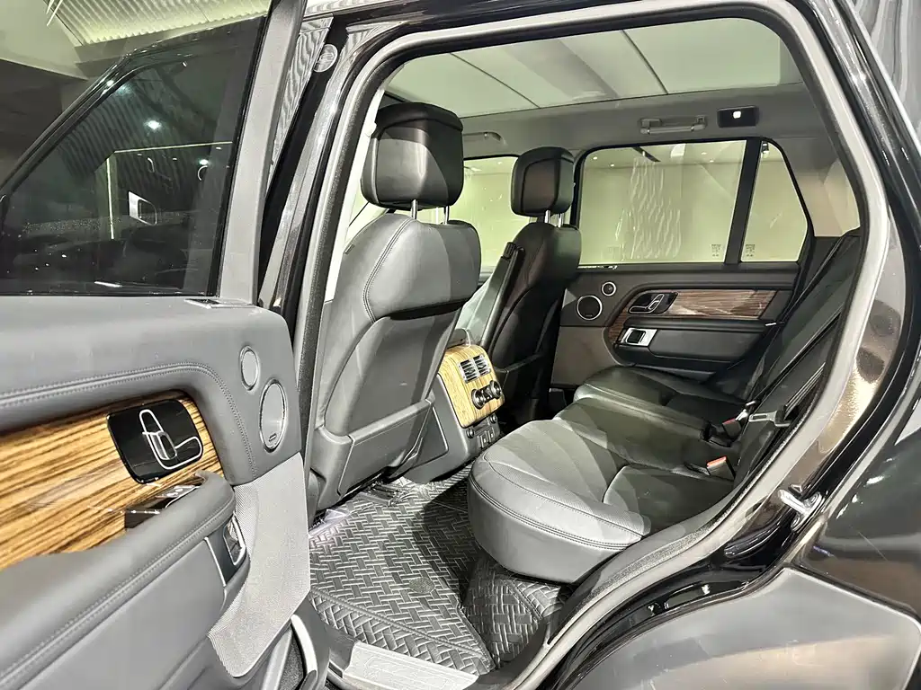 Land Rover Range Rover — миниатюра 10