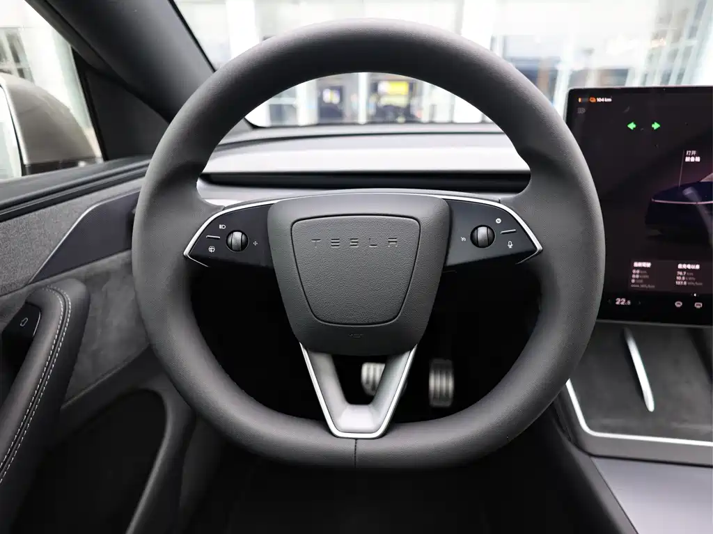 Tesla Model Y L — миниатюра 18