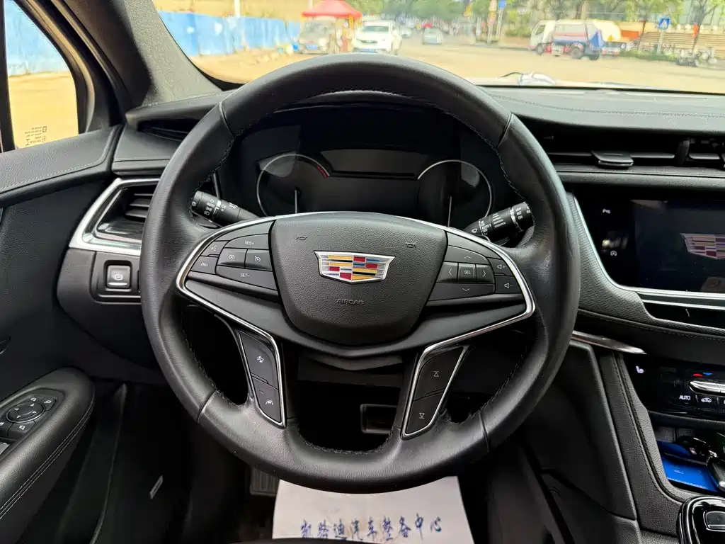 Cadillac XT5 — миниатюра 10