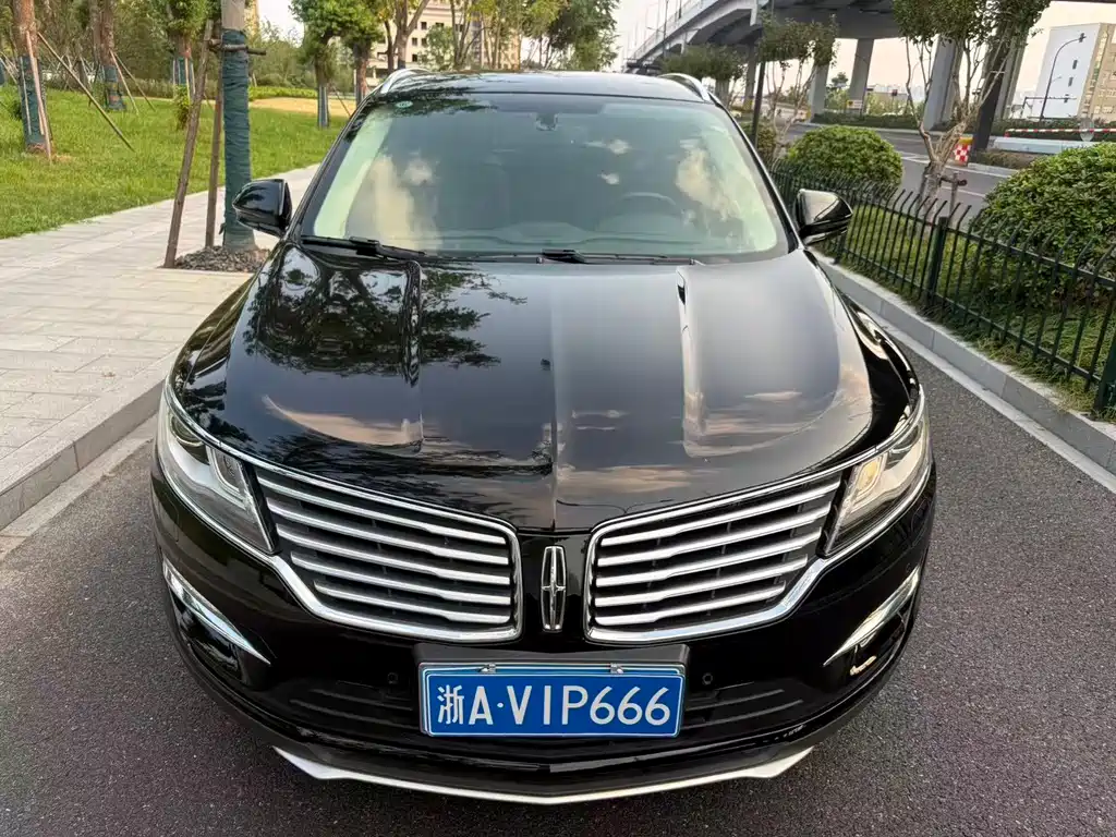 Lincoln MKC — миниатюра 2