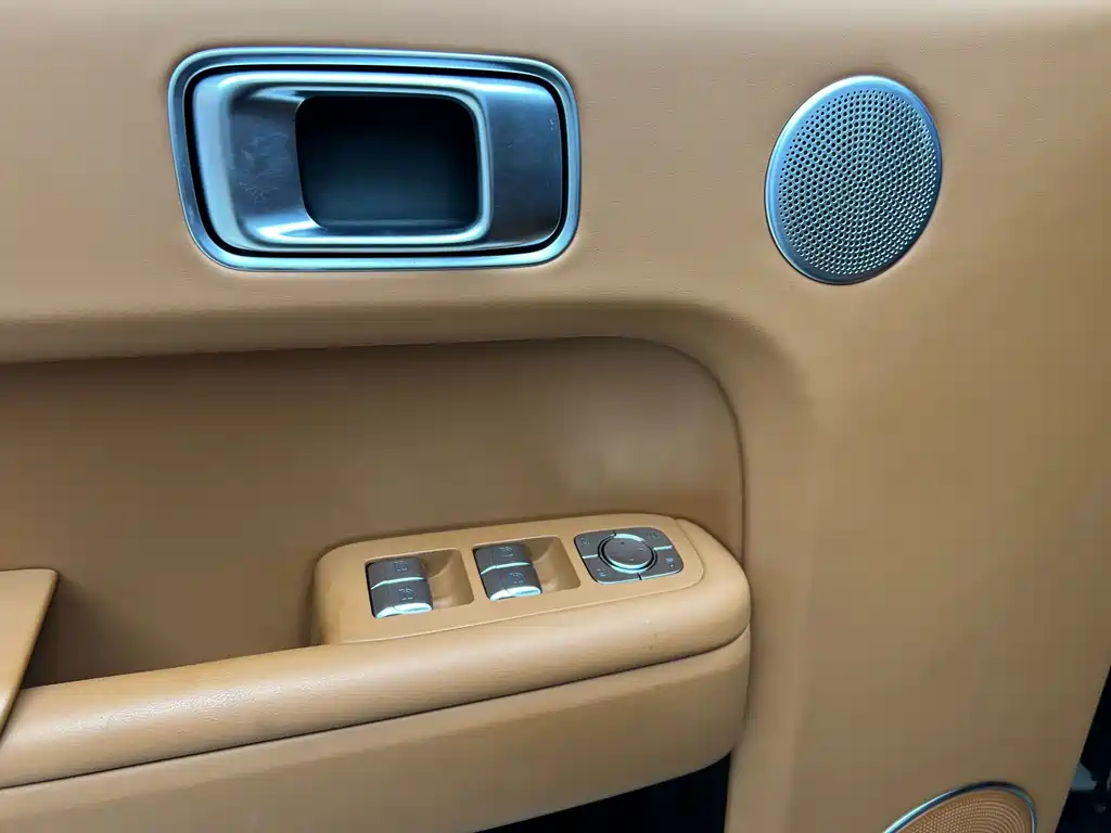 Li Auto Li L8 — миниатюра 10