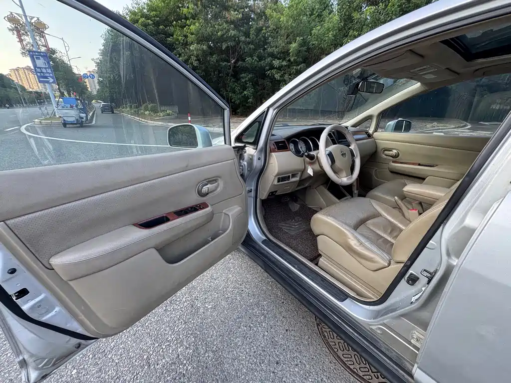 Nissan Tiida — миниатюра 10