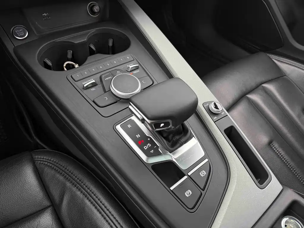Audi A4L — миниатюра 12