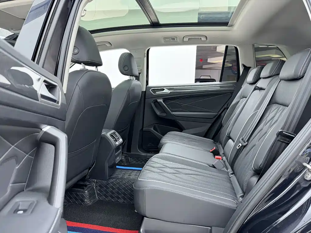Volkswagen Tiguan L — миниатюра 6