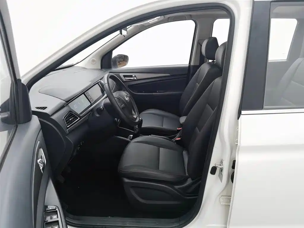 Changan Oshan A600 A600 2016 1.5L MT Luxury 7 мест