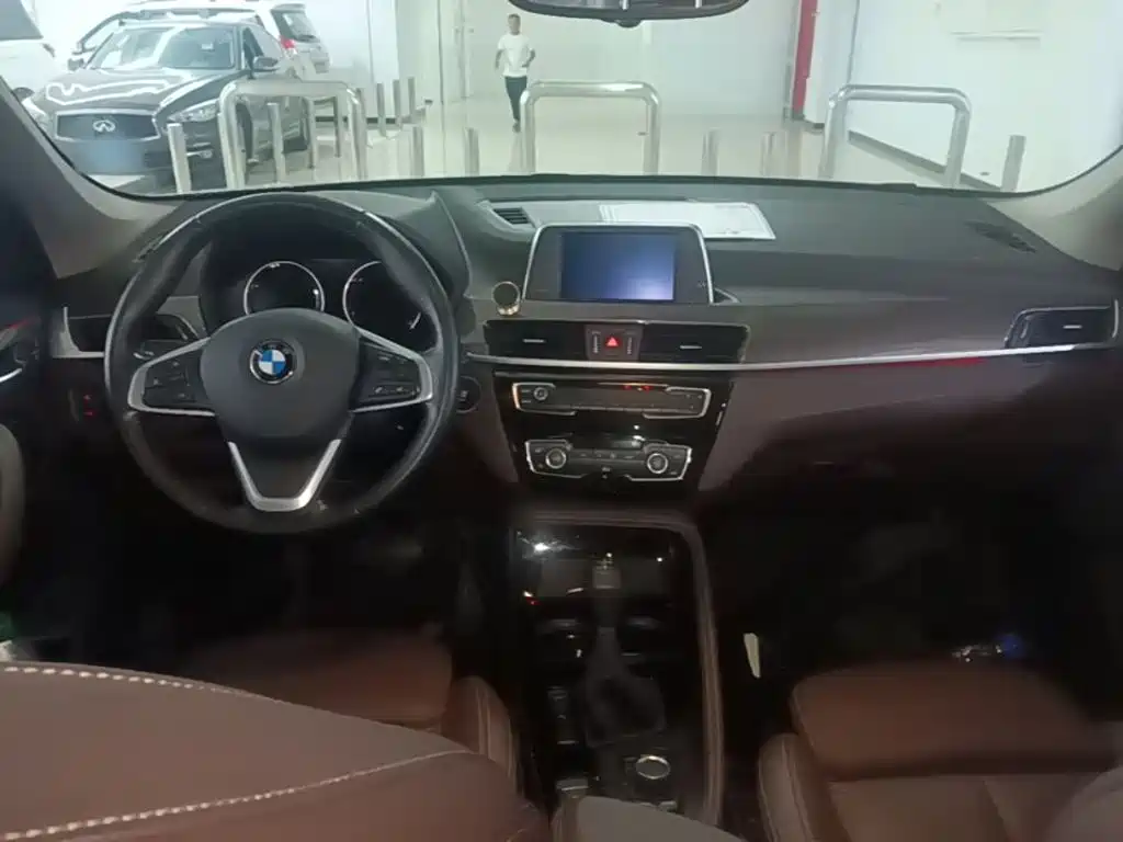 BMW X1 — миниатюра 10