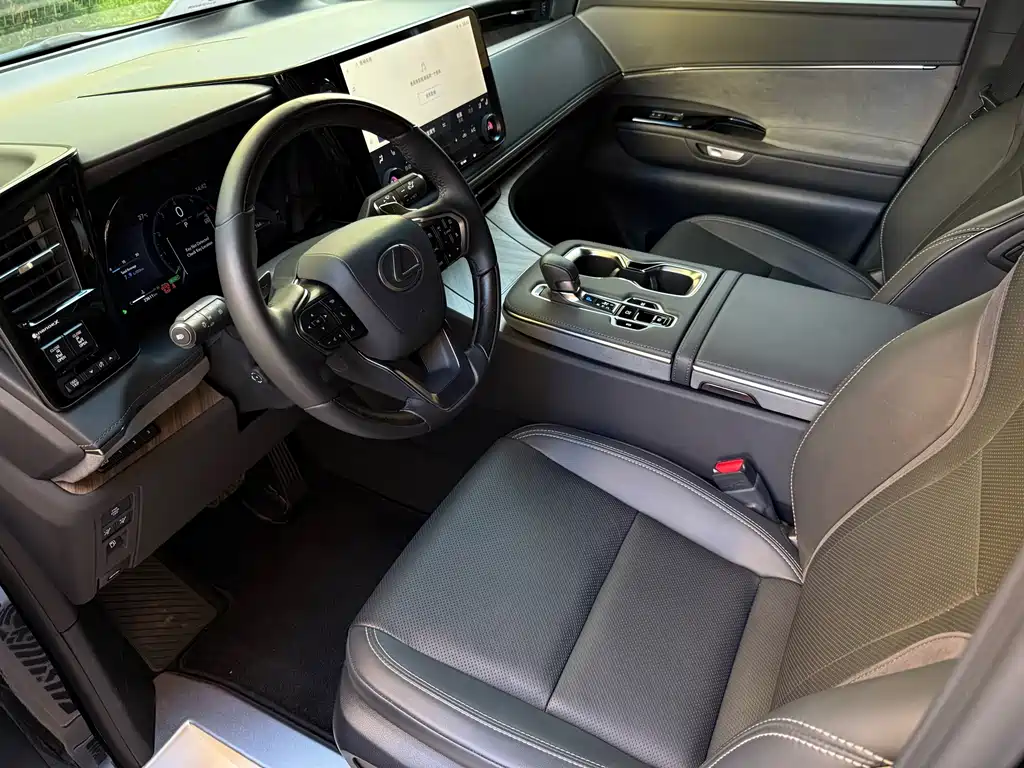 Lexus LM 2023 350h мест