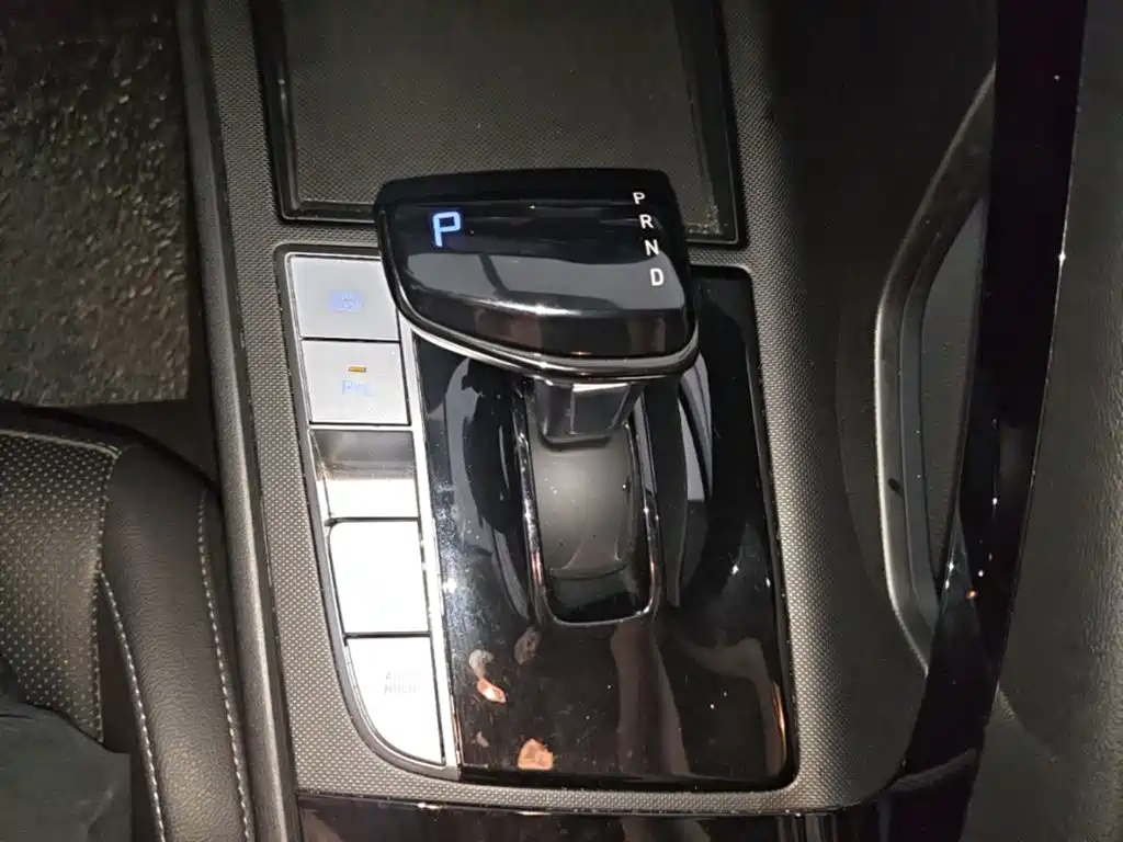 Hyundai Elantra — миниатюра 14
