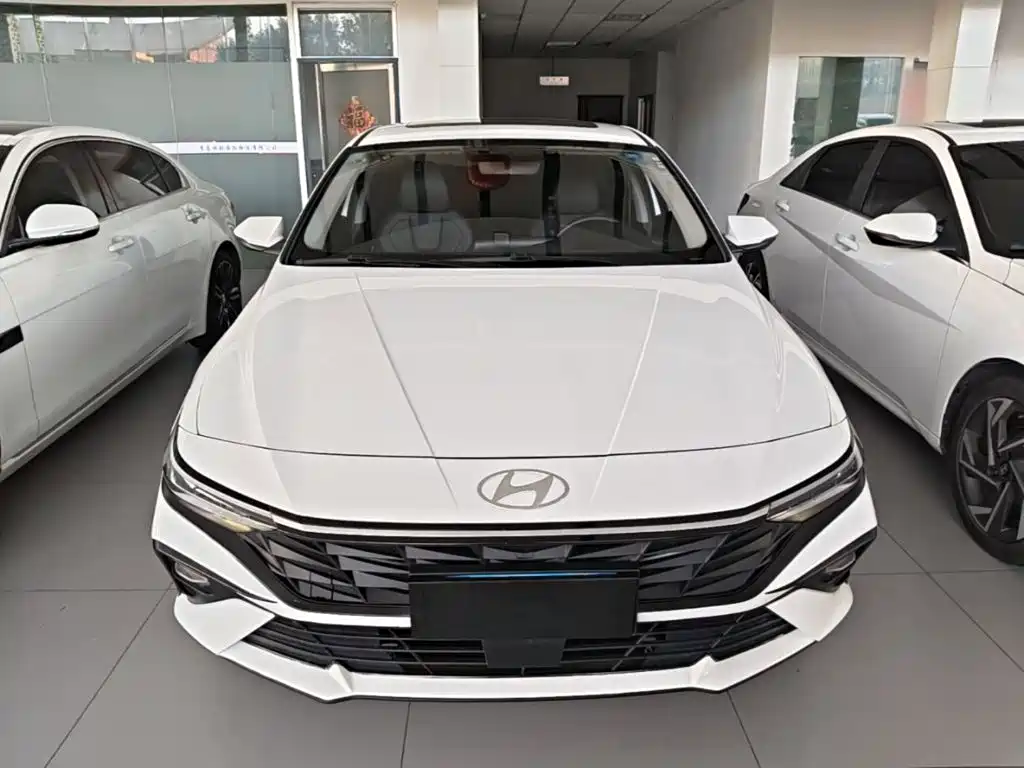 Hyundai Elantra — миниатюра 3