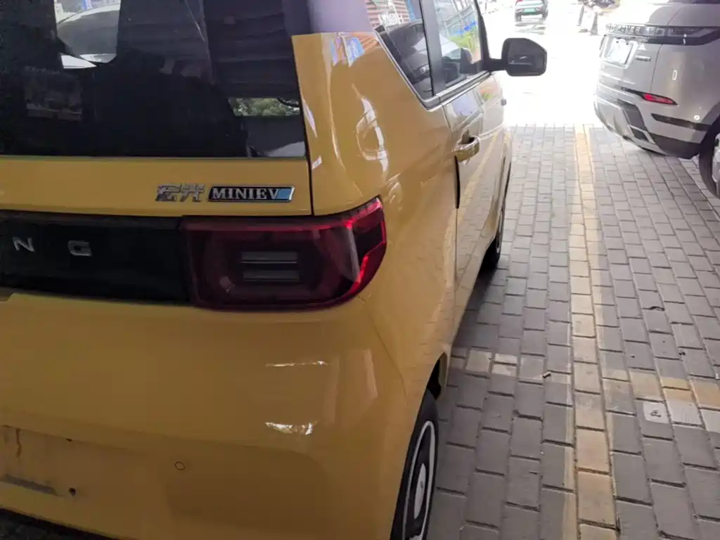 Wuling MINIEV — миниатюра 8