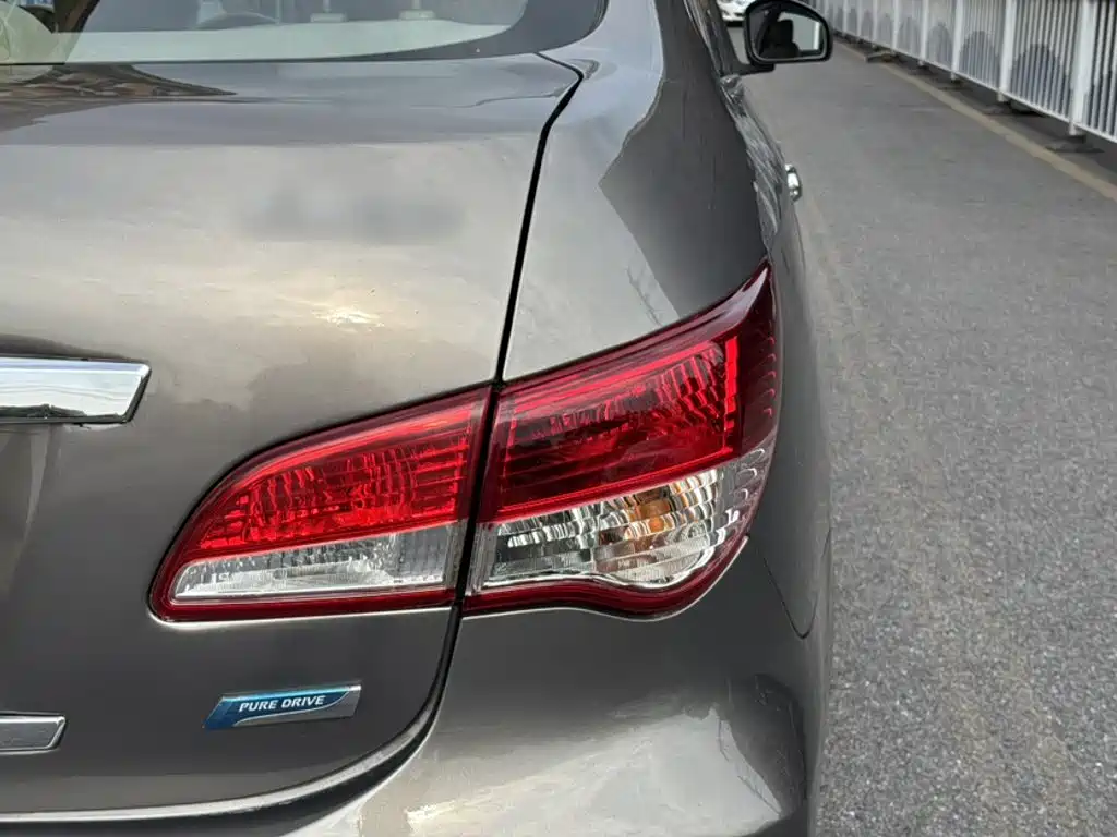 Nissan Sylphy — миниатюра 7