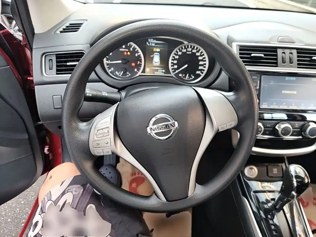 Nissan Tiida — миниатюра 11