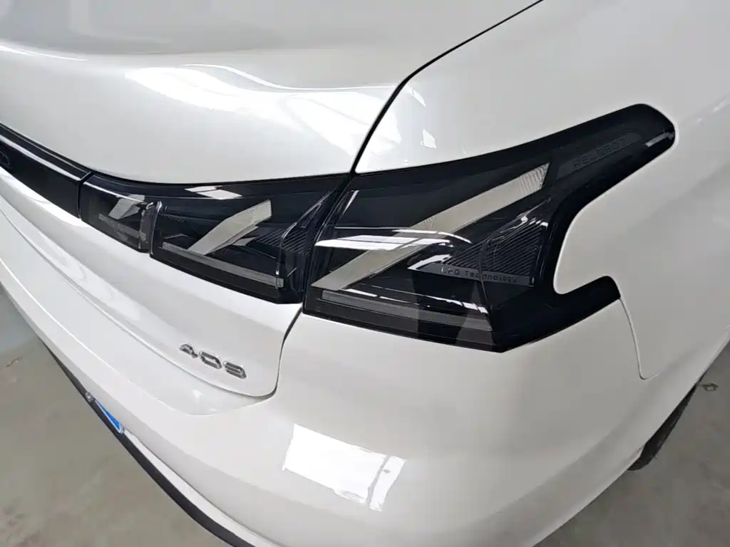 Peugeot 408 — миниатюра 8