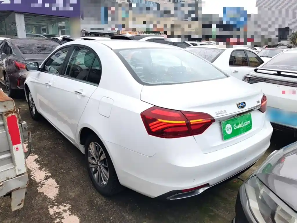 Geely Emgrand — миниатюра 5