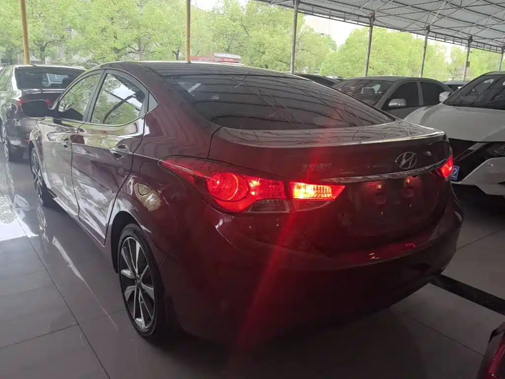 Hyundai Elantra Langdong — миниатюра 5