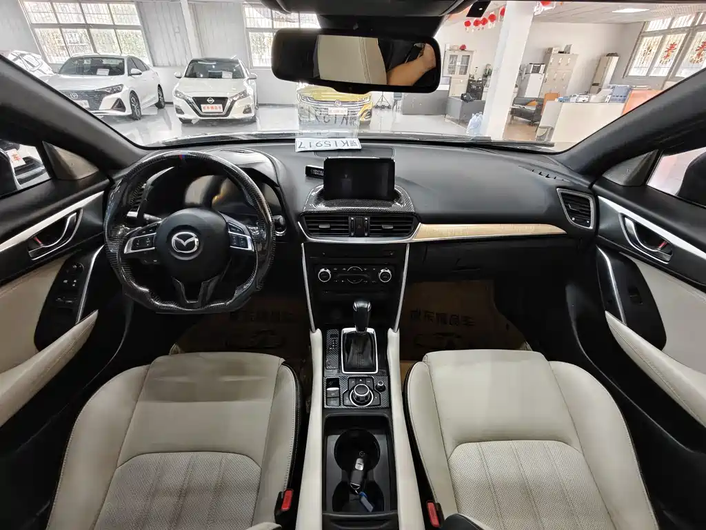 MAZDA CX 4