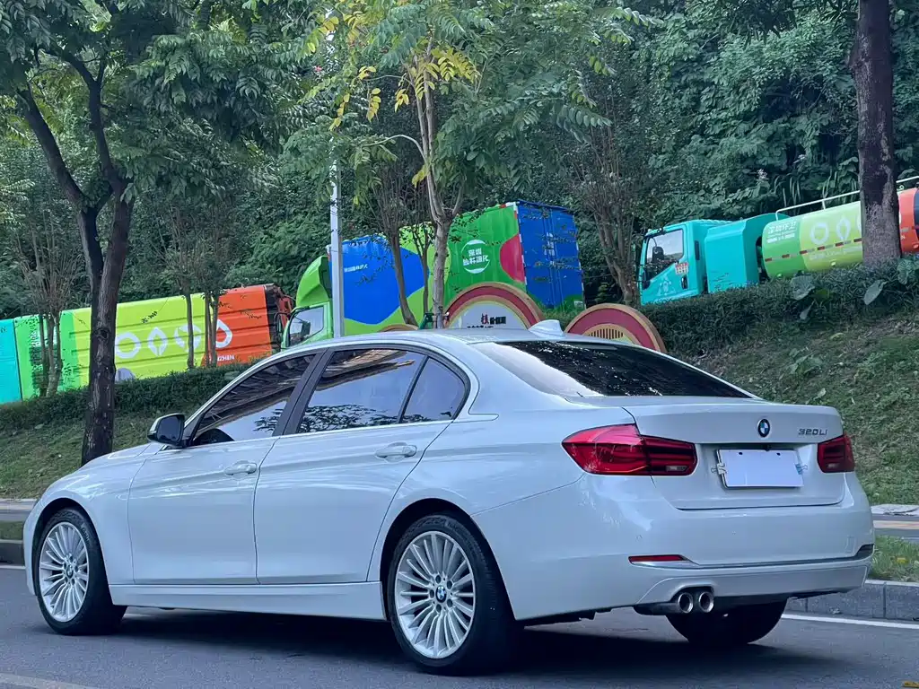 BMW 3 Series — миниатюра 8