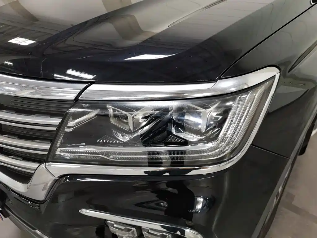 Roewe RX8 — миниатюра 7