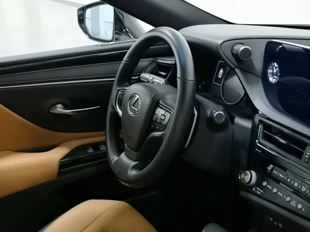 Lexus ES — миниатюра 22