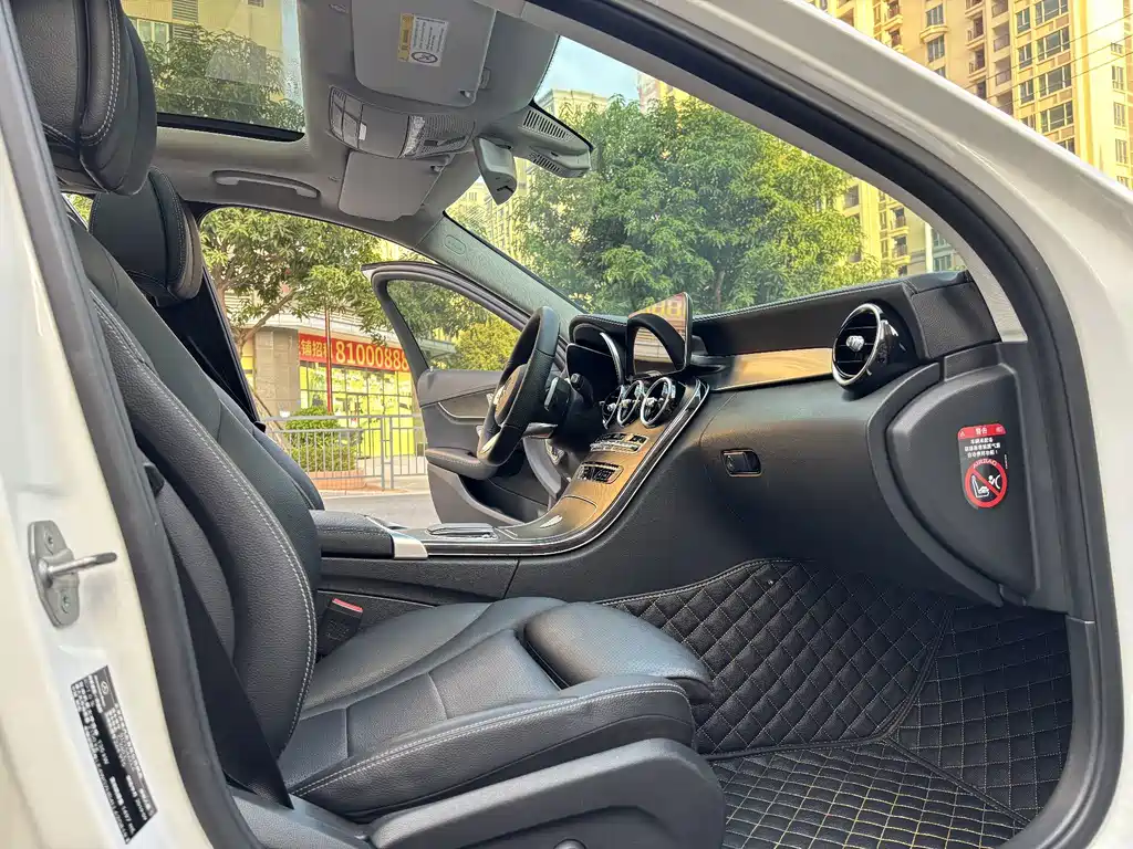 Mercedes-Benz C-Class — миниатюра 11