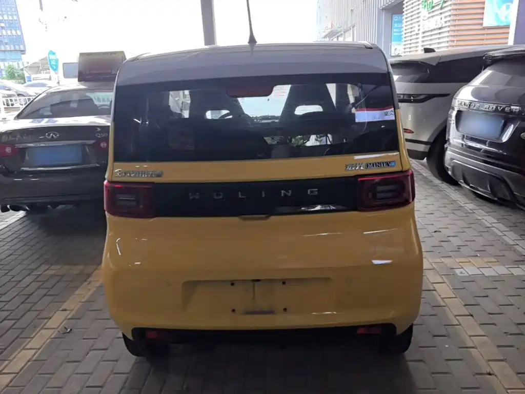 Wuling MINIEV — миниатюра 6