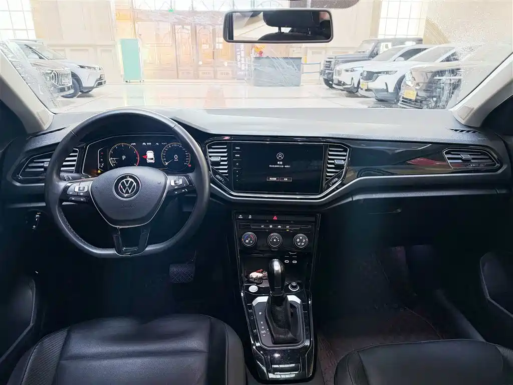 Volkswagen T-Roc — миниатюра 8