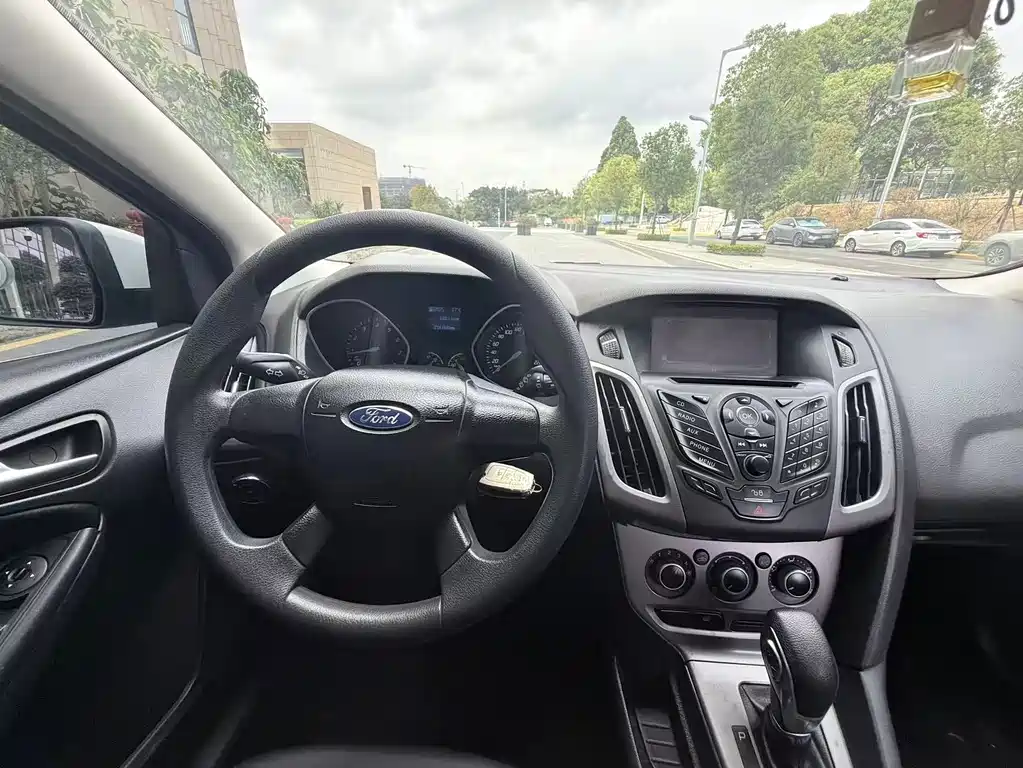 Ford Focus — миниатюра 11