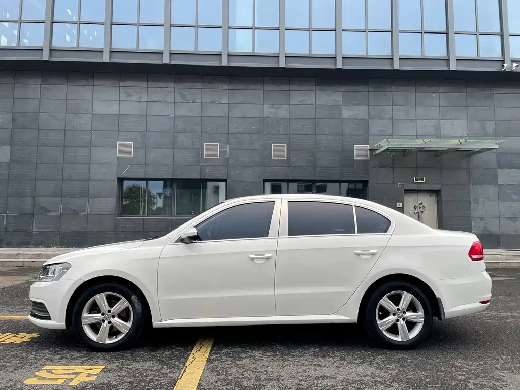 Volkswagen Lavida — миниатюра 4