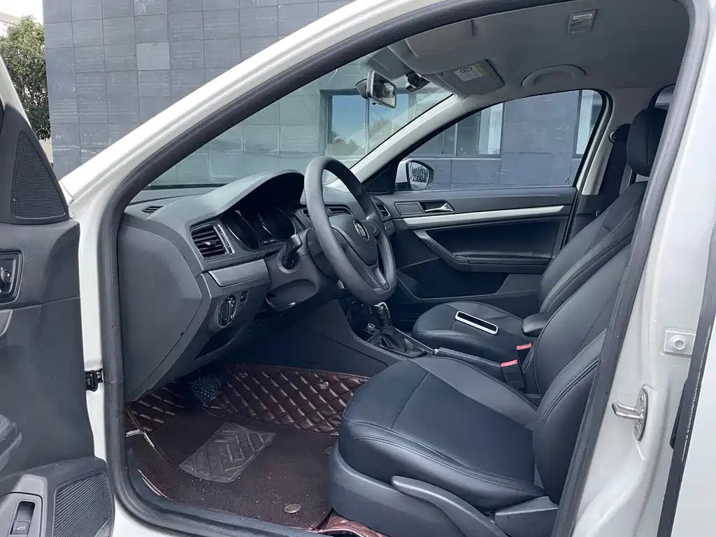 Volkswagen Lavida — миниатюра 5