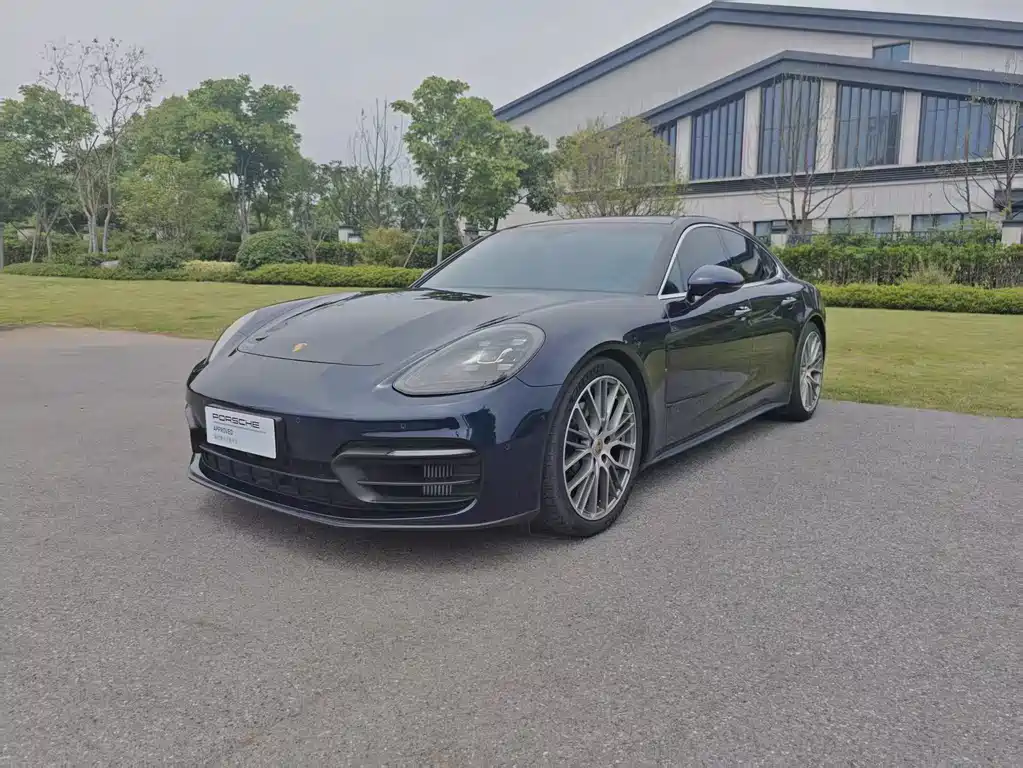 Porsche Panamera 2023