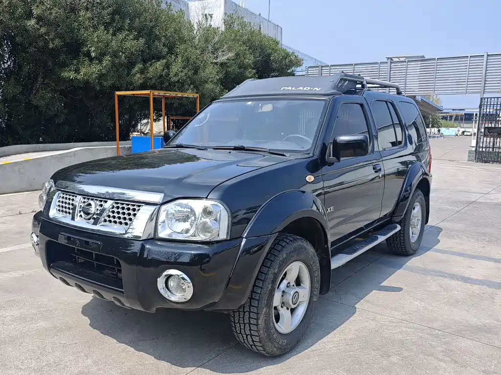Nissan Paladin 2010