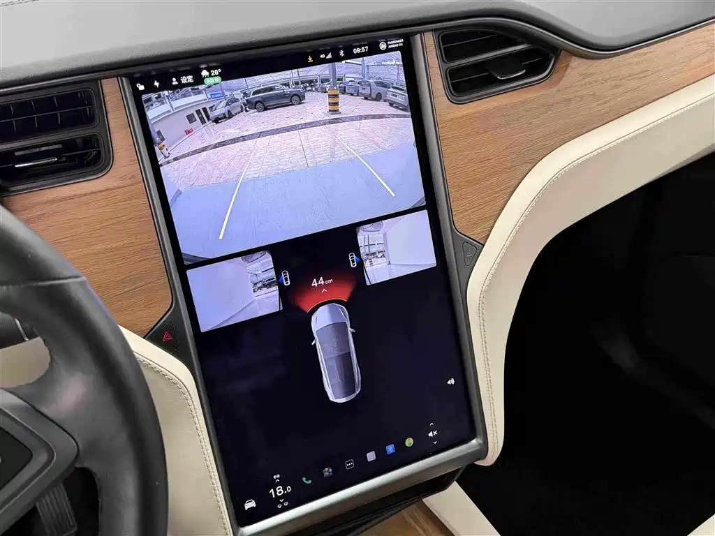 Tesla Model X — миниатюра 15