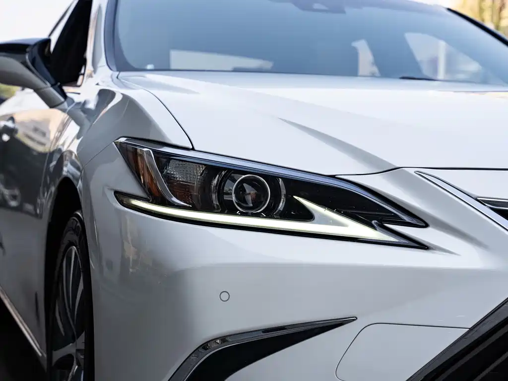 Lexus ES — миниатюра 6