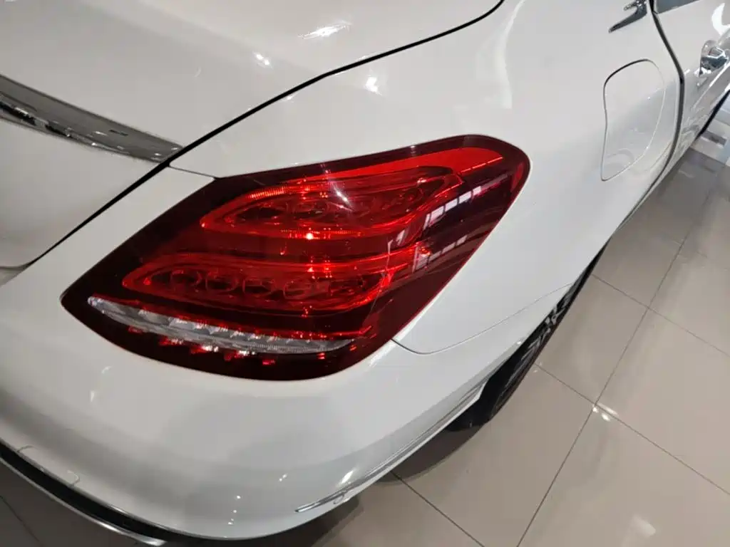 Mercedes-Benz C-Class — миниатюра 8
